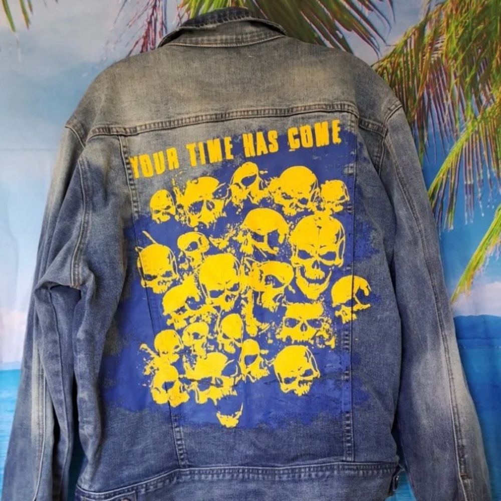 Denim Bluejean Jacket mackeen  Size M Your Time Has Come) Distressed